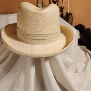 Mens Hat Cream color Preowned size 7 5/8  with Hat Box